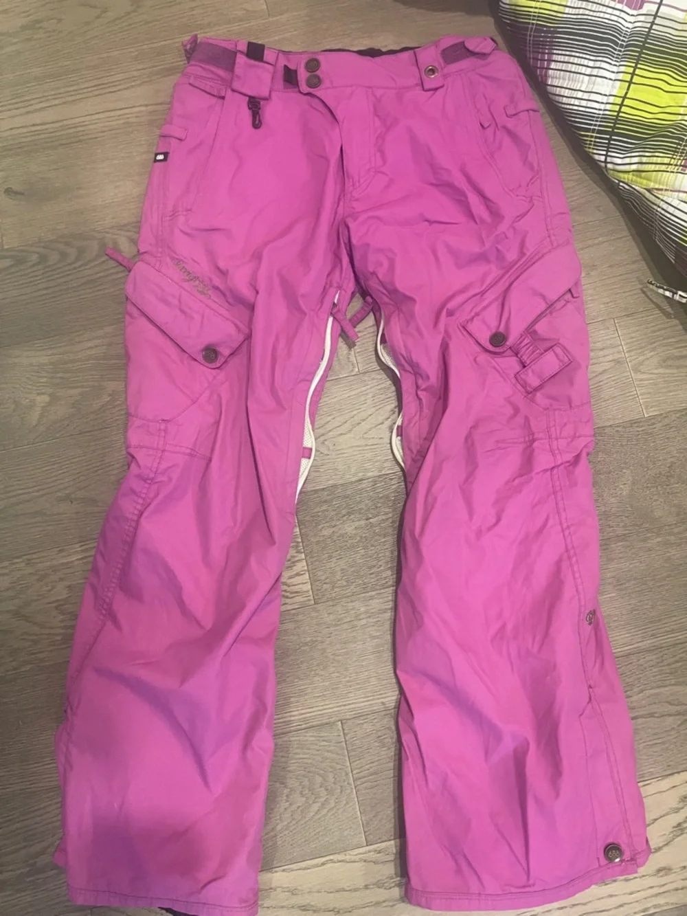Women's Neon Plaid Ski Large Jacket with Bright Pink Snow Medium Pants - Picture 5 of 9